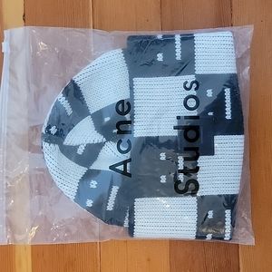 Acne Studios Logo Beanie Black and White